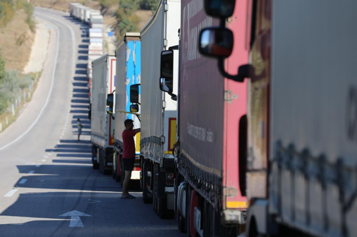 Hamzabeyli Sınır Kapısı'nda 30 kilometrelik tır kuyruğu oluştu