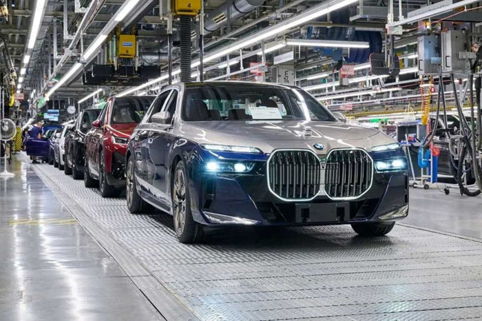 Çin pazarı BMW'yi vurdu, küresel otomobil satışları üçüncü çeyrekte yüzde 6,3 geriledi