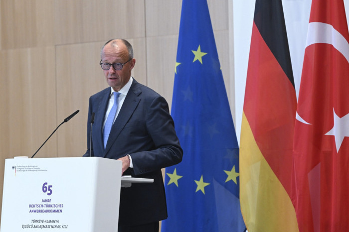 Almanya Başbakanı Friedrich Merz, ülkenin bugünkü refahının temelini Türk işçilerin attığını söyledi