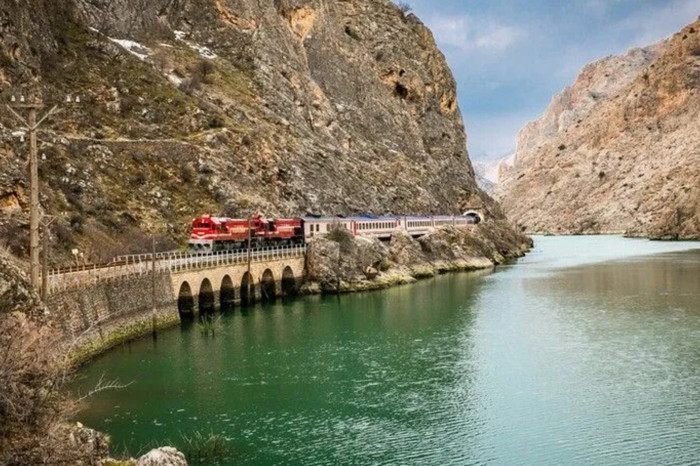 Turistik Doğu Ekspresi'nin biletleri yarın satışa çıkacak
