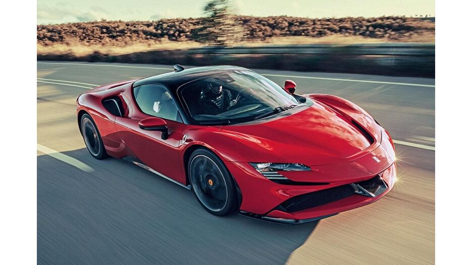 Ferrari, ikinci EV modelini yine erteledi