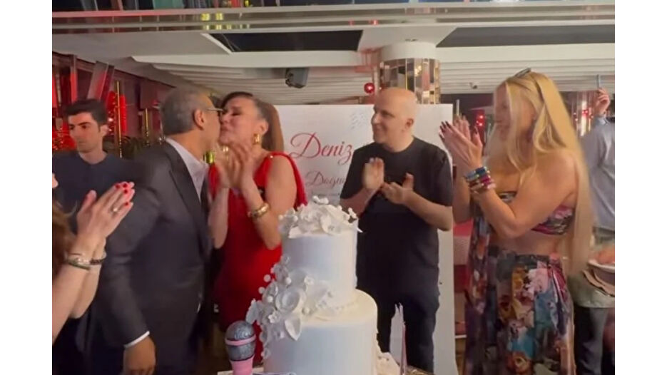 Deniz Seki'den iş insanı sevgilisi Özçelik'le kutlama