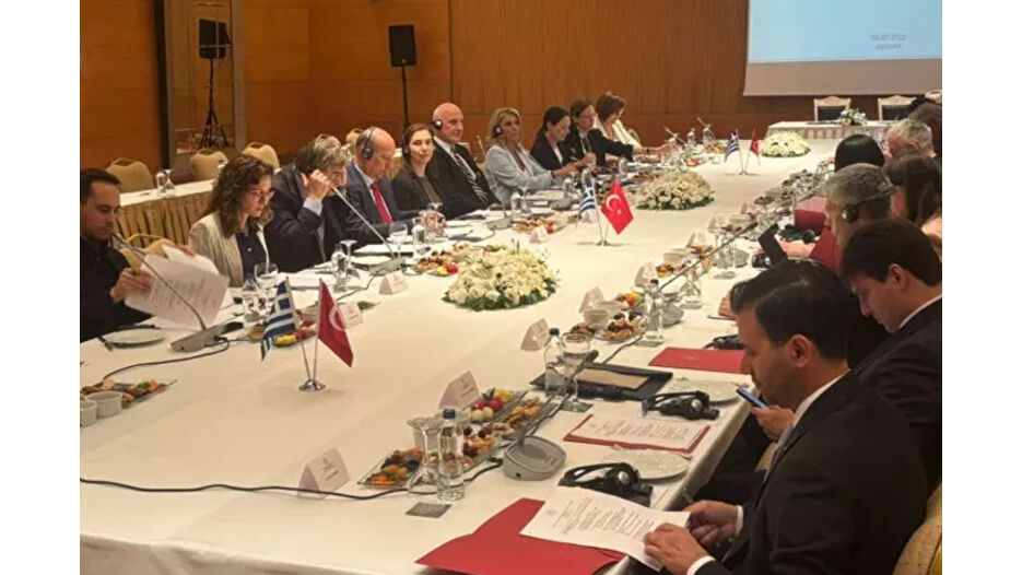Kapıda vizeyi artırmak için Yunanistan'la protokol