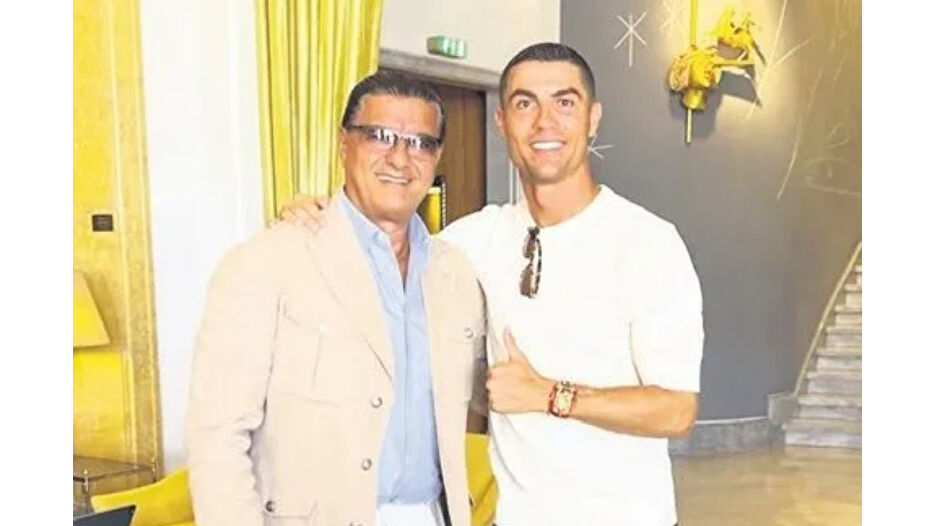 Ronaldo 1,5 milyon dolarlık saatini taktı