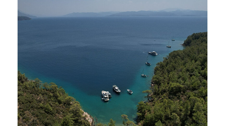 Muğla'da koylarda 8 ayda 5 bin teknenin atığı toplandı