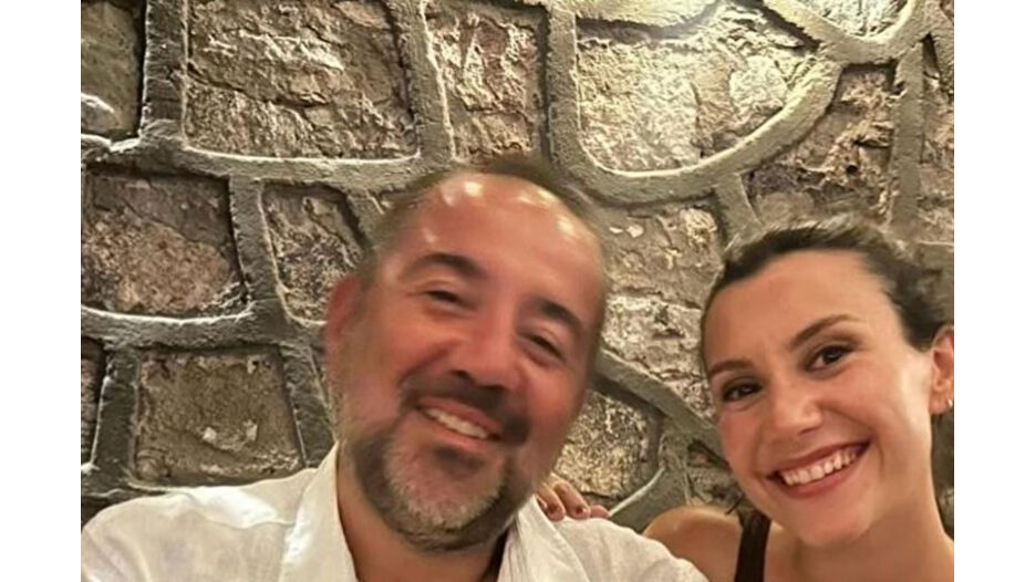 Ata Demirer, sevgilisiyle Yunan adalarında