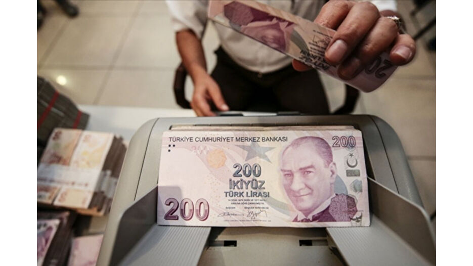 Bankalar mevduatta ve kredide sıkılığı sürdürüyor