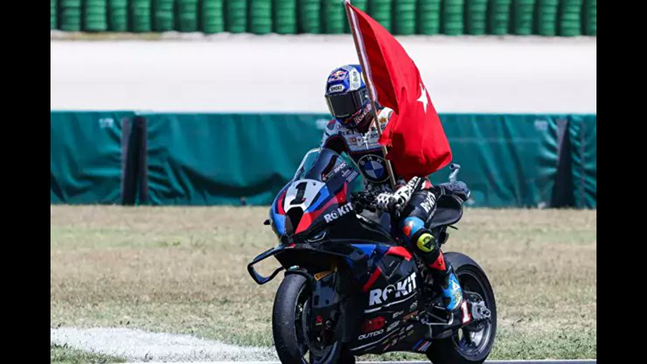 Toprak Razgatlıoğlu üçüncü kez Superbike şampiyonu