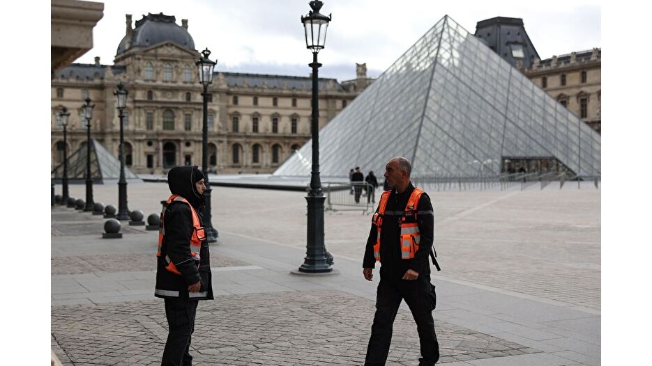 Louvre mücevherleri için zamanla yarış yaşanıyor