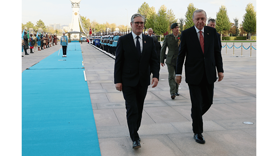 İngiltere Başbakanı Starmer, Anıtkabir'i ziyaret etti
