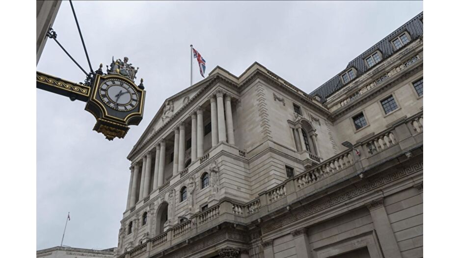 BoE politika faizinde değişikliğe gitmedi