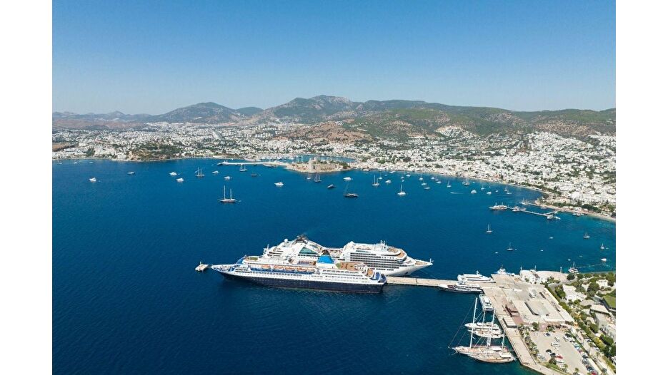 Antalya ziyaretçi sayısında Cumhuriyet rekoru kırdı