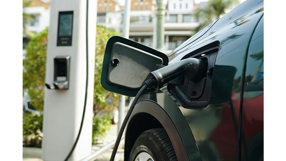 Motorlu araç satışı düştü elektikli araç satışı yükseldi