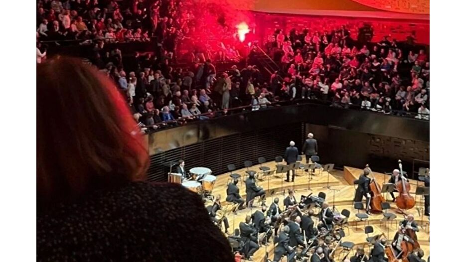 Paris’te İsrail konseri karıştı