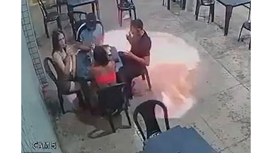 Benzin istasyonu kafesinde sigara öldürüyordu