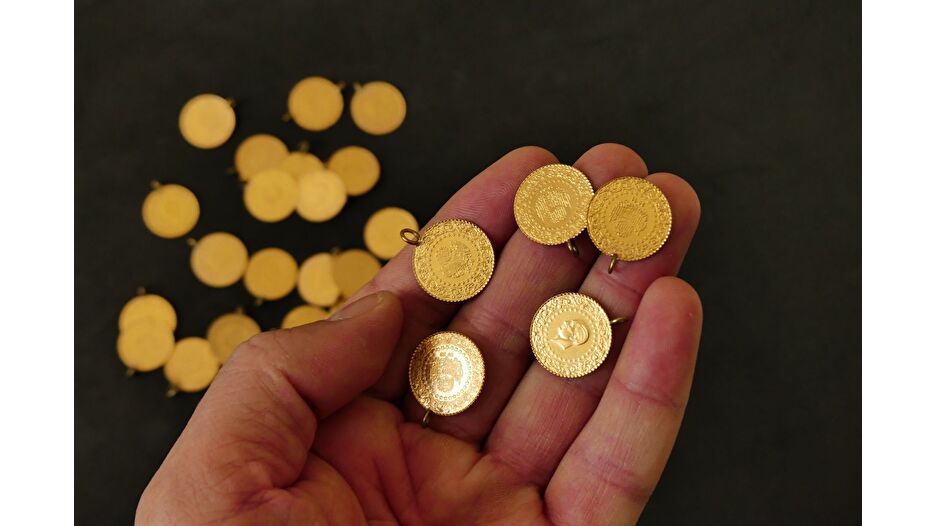 Altın güne düşüşle başladı