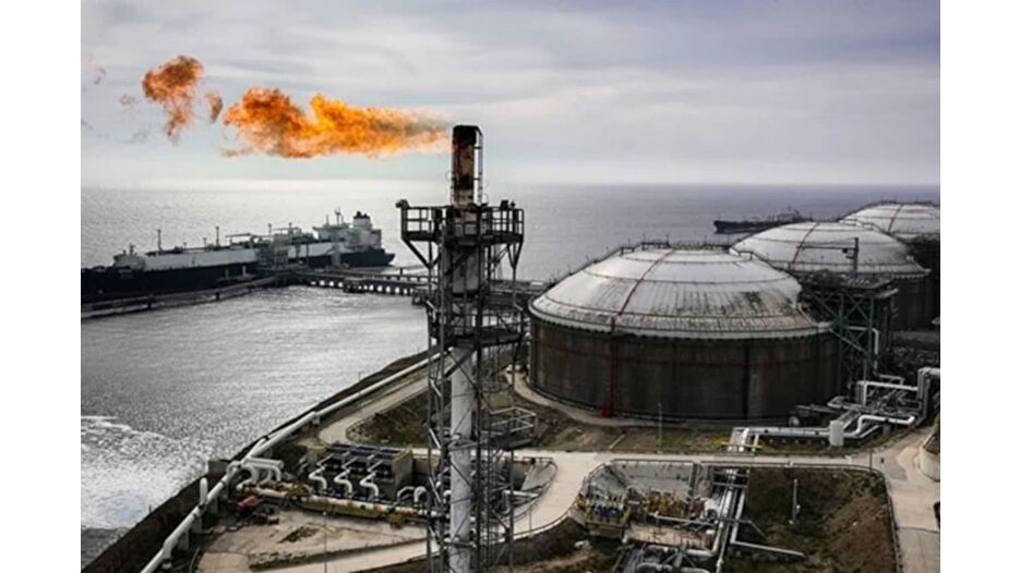 Türkiye'ye borçlu ülkede benzin krizi kapıda