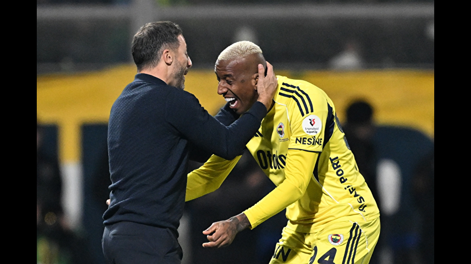 Fenerbahçe 2-0 geriye düştüğü maçı farklı kazandı