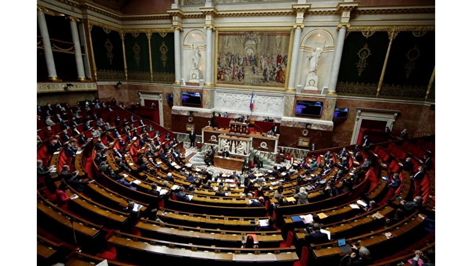 Paris’te bütçe gerilimi yeniden yükseliyor