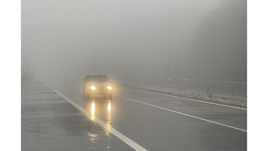 Bolu Dağı'nda sis ve sağanak etkili oldu