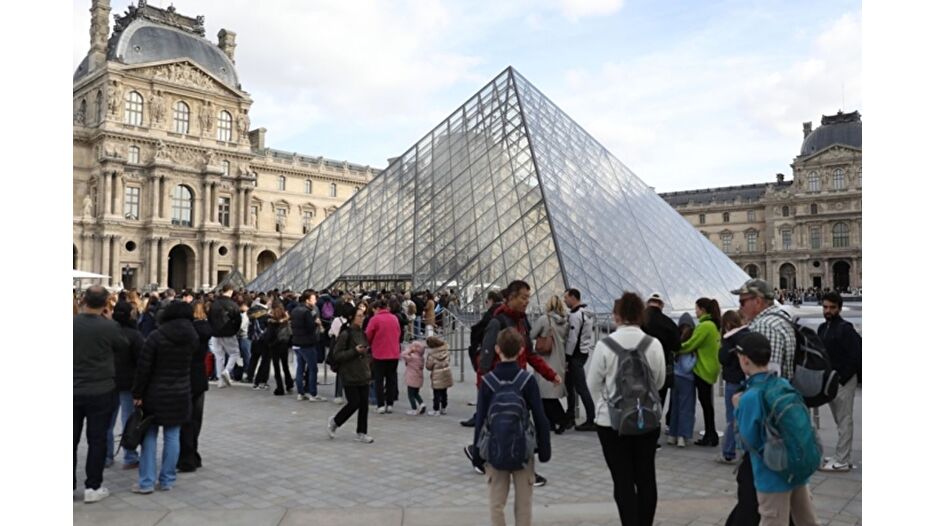 Önce soygun, sonra su baskını şimdi de grev