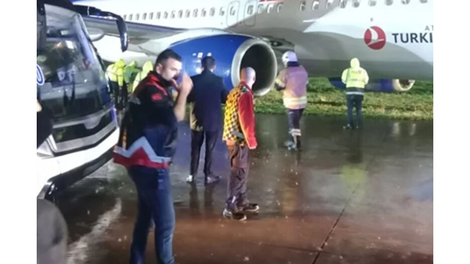 Sabiha Gökçen'de uçak pistten çıktı