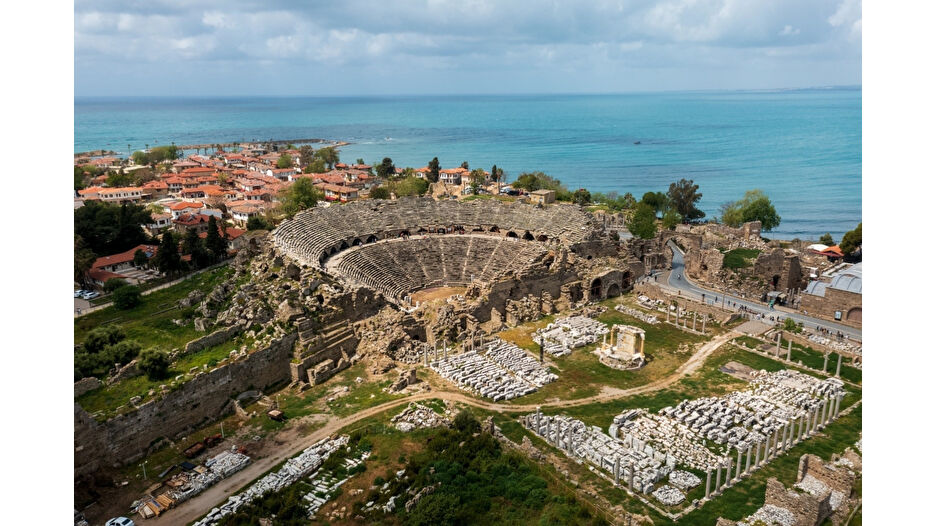 Antalya Los Angeles ve Dubai'yi turizmde geçti