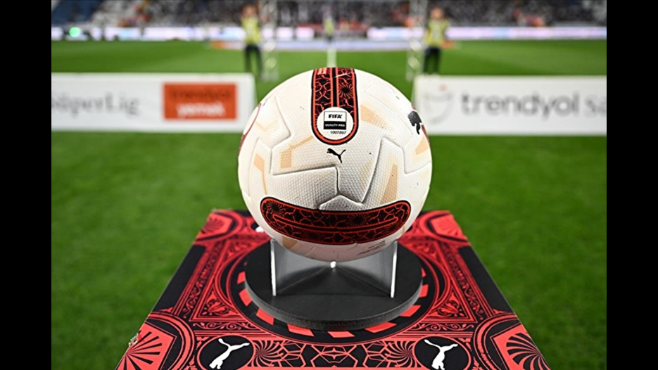 18 takımlı Süper Lig'de 15. hoca değişikliği