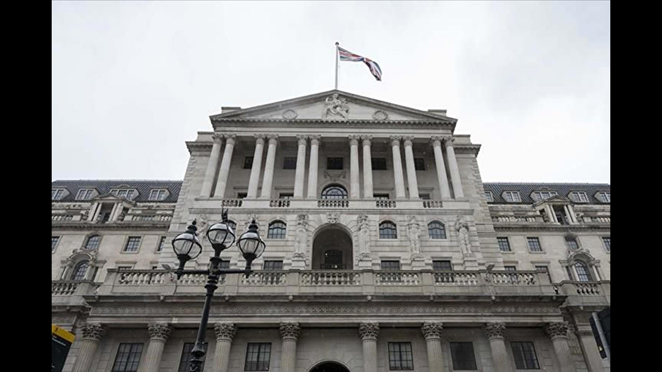 İngiltere Merkez Bankası'ndan faiz indirimi kararı