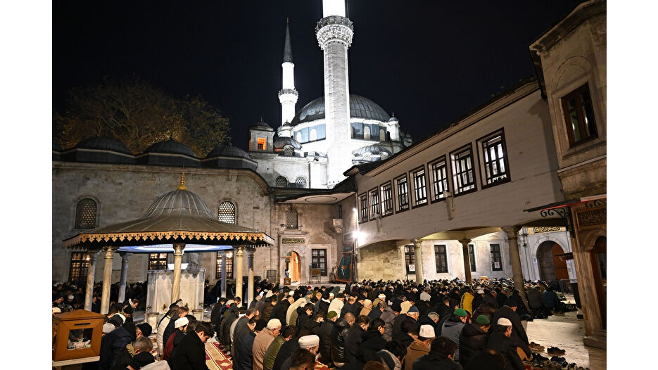 Eyüp Sultan'da üç aylar duası