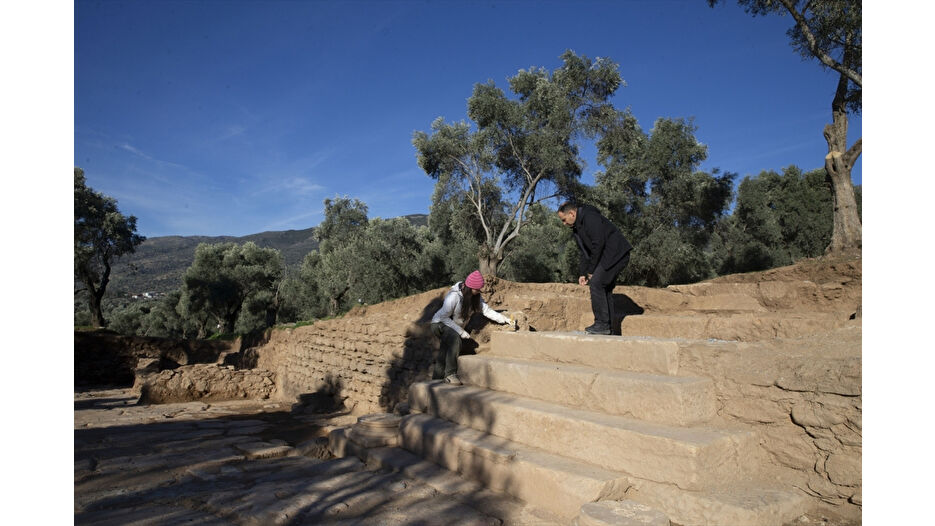 1800 yıllık kütüphane merdiveni bulundu
