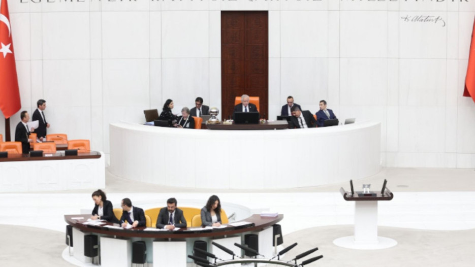 Ekonomiye dair yasa teklifinde hararetli tartışma