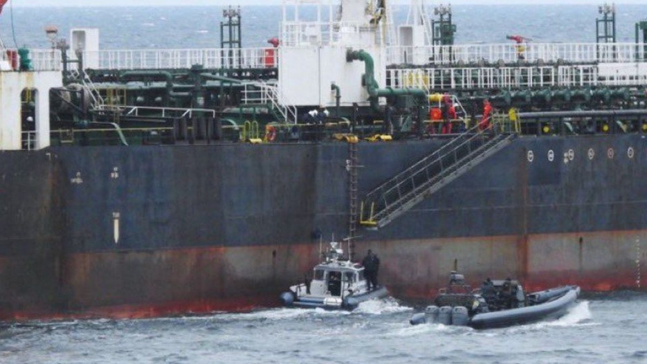 İsveç, 'gölge filo'ya ait petrol tankerine el koydu