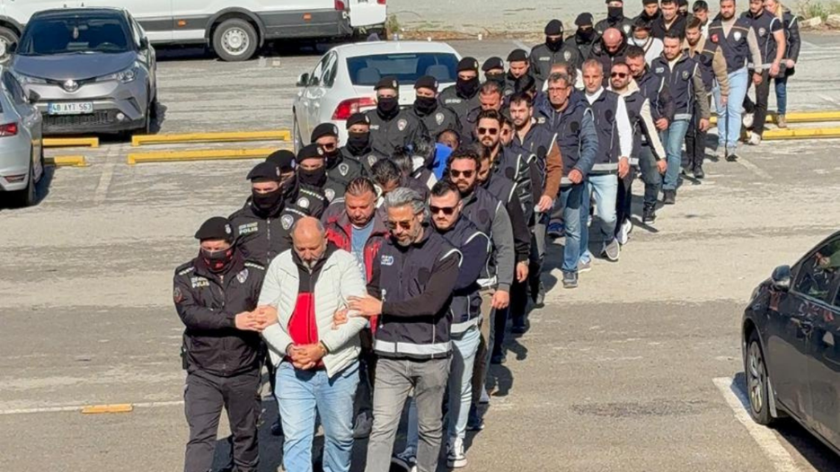 Göçmen faciasının ölüm simsarlarına gözaltı