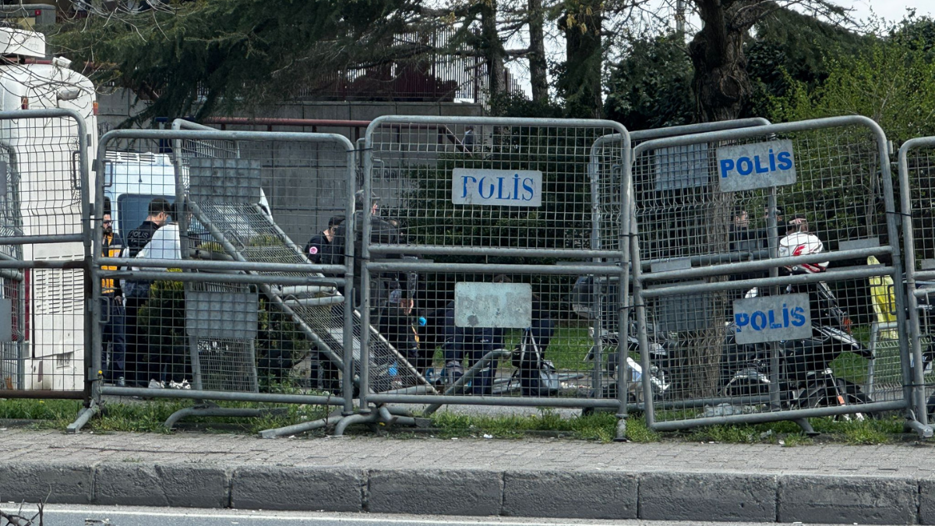 İsrail Başkonsolosluğu önünde silahlı çatışma
