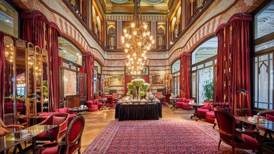 Vakıf eserleri aslına döndürülüyor