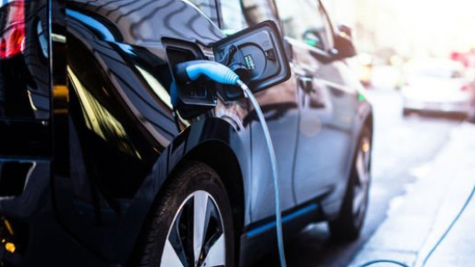 Akaryakıt fiyatları EV satışlarını zirveye taşıdı