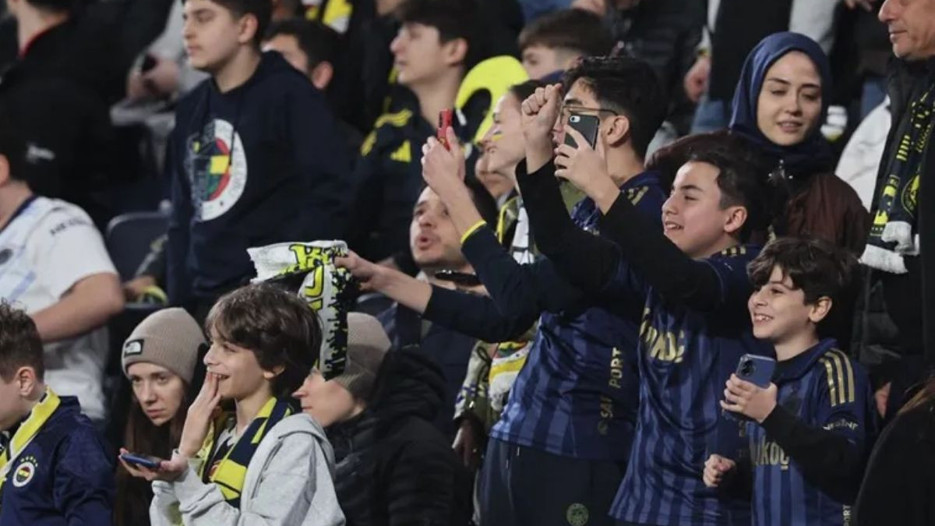 Fenerbahçe'den kadın ve çocuklara ücretsiz bilet