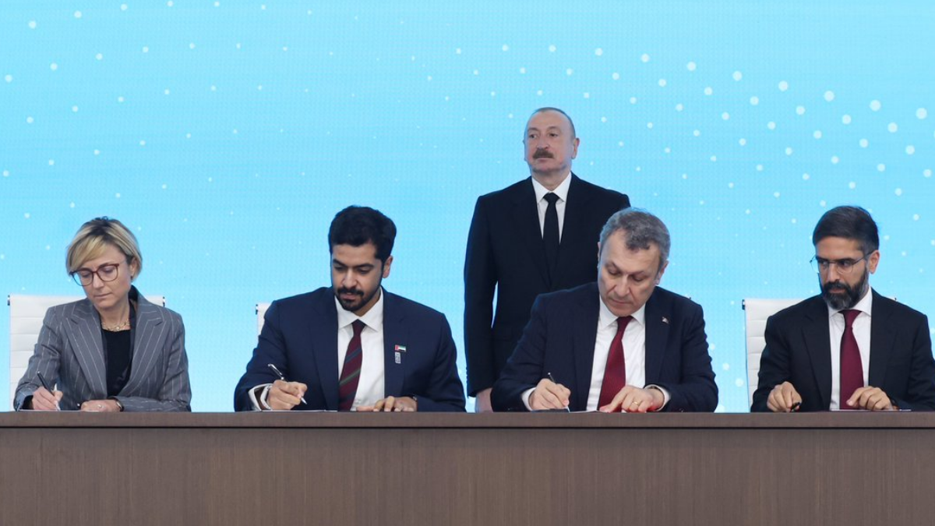 Bakü'de 33 milyar metreküplük doğalgaz imzası