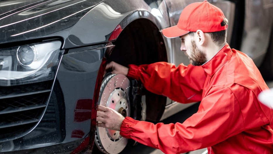Otomotiv lastik üreticilerine 3,6 milyar liralık ceza
