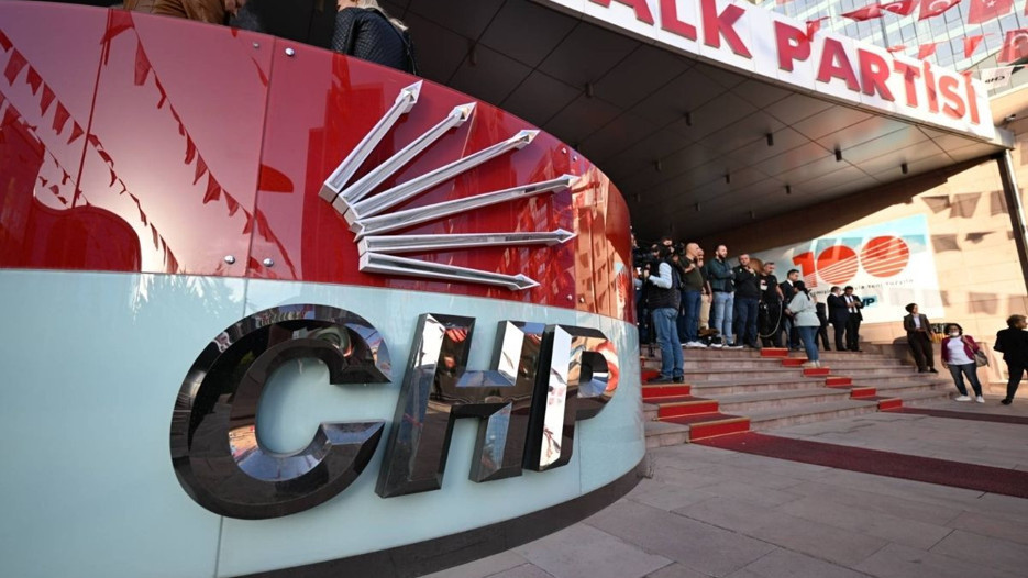 CHP'de bazı il başkanları görevden alındı