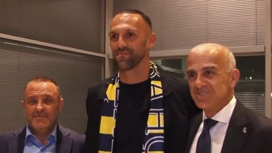 Vedat Muriqi, Fenerbahçe için İstanbul'a geldi