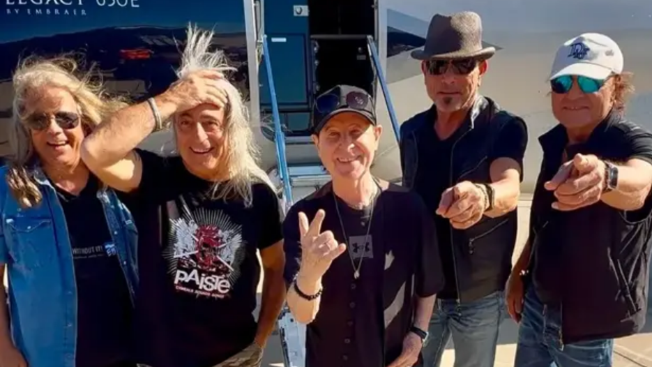 Scorpions özel jetiyle İstanbul'da