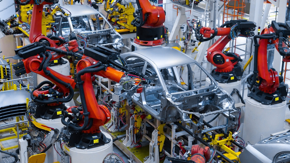 Otomotiv devi 50 robot aldı bin işçiyi çıkardı