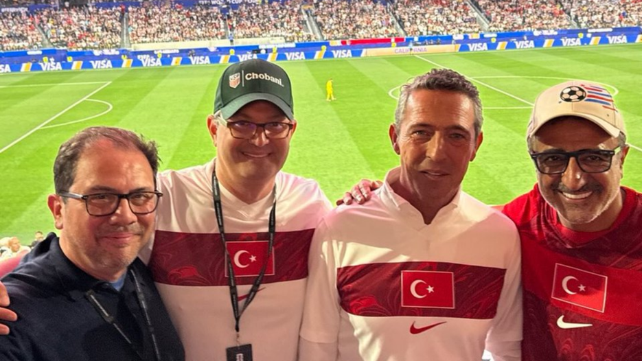 Hamdi Ulukaya ve Ali Koç, ABD maçını birlikte izledi