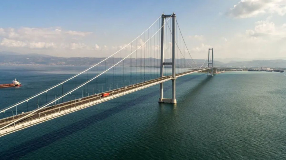 Otoyol ve köprü geçiş ücretlerine zam yapıldı