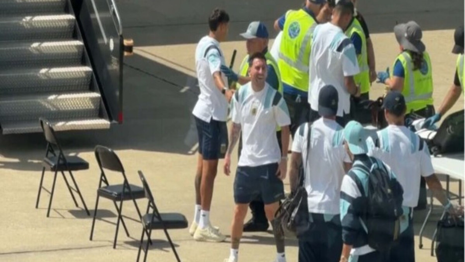 Messi dedektörle arandı, tepkisi gündem oldu