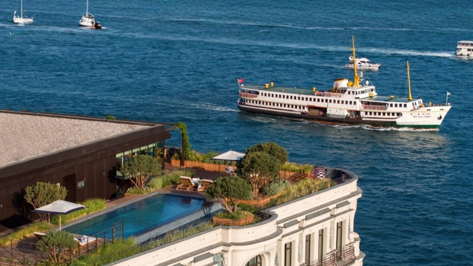 İstanbul Boğazı'nda 1,5 milyonluk gece