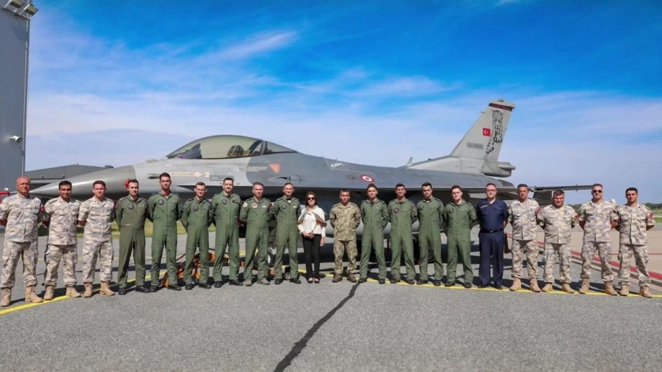 Türk F-16'ları NATO'da Hava Polisliği nöbetini devraldı