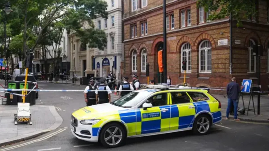 Londra'da bıçaklı saldırı